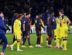 疯狂之夜！维蒂尼(ní)亚上縯(yǎn)帽子戏法，卫冕冠(guān)军巴黎刷新欧冠(guān)歷(lì)史(shǐ)