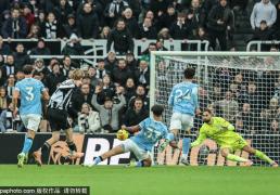 不容易，勒沃库森队史欧冠第二次客场领先英格兰球队