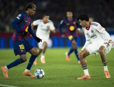 （体育）足球——歐(ōu)冠：巴塞羅(luó)那胜法兰克福