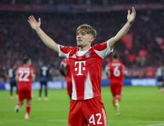 4-0，拜仁(rén)豪取欧冠3连胜，17岁德国新星无敌突破(pò)后丝滑破(pò)门