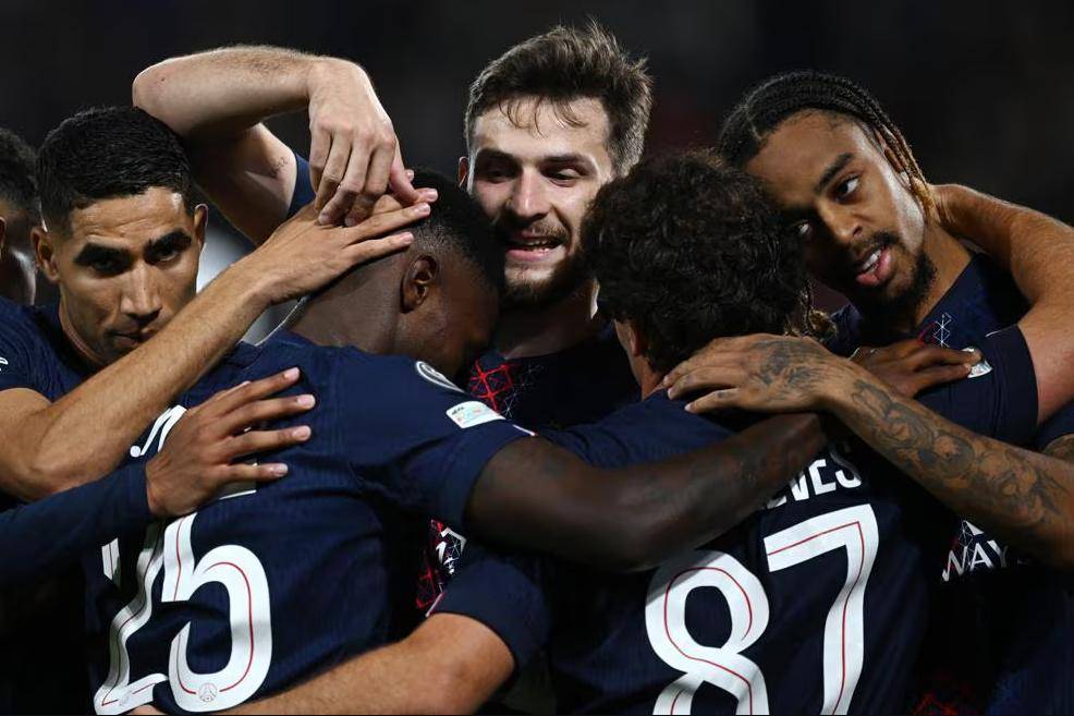 欧冠最新(xīn)积分榜!巴黎枪手国米3连胜并列榜首,多(duō)特蒙德4-2保持(chí)不败,意甲冠軍(jūn)2-6惨败