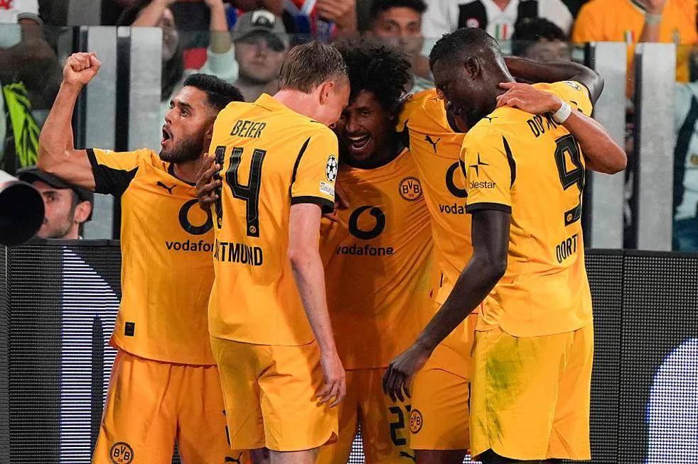 欧冠最新(xīn)积分榜!巴黎枪手国米3连胜并列榜首,多(duō)特蒙德4-2保持(chí)不败,意甲冠軍(jūn)2-6惨败