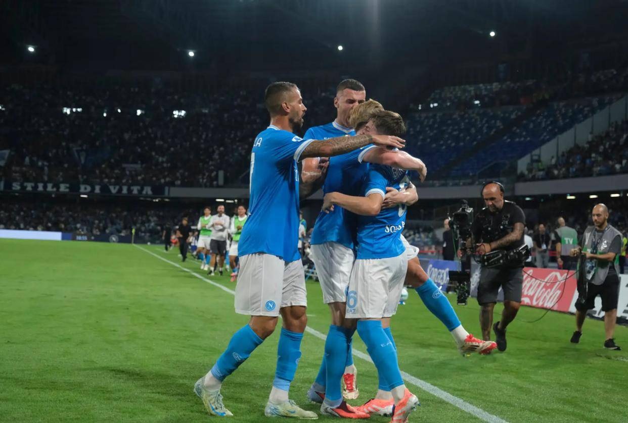 欧冠最新(xīn)积分榜!巴黎枪手国米3连胜并列榜首,多(duō)特蒙德4-2保持(chí)不败,意甲冠軍(jūn)2-6惨败