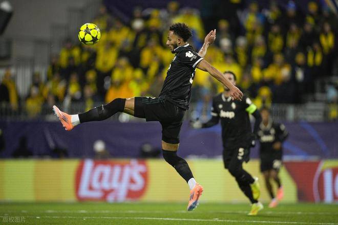 尤(yóu)文图斯欧冠首勝(shèng)，戴维补时絕(jué)杀，奥彭达首球，伊尔迪兹策动三球