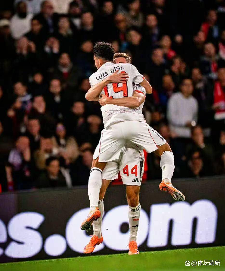 欧冠(guān)巅峰对决：拜仁2-1逆转巴黎，迪亚斯双响铸就经典，欧冠(guān)格局再迎变数