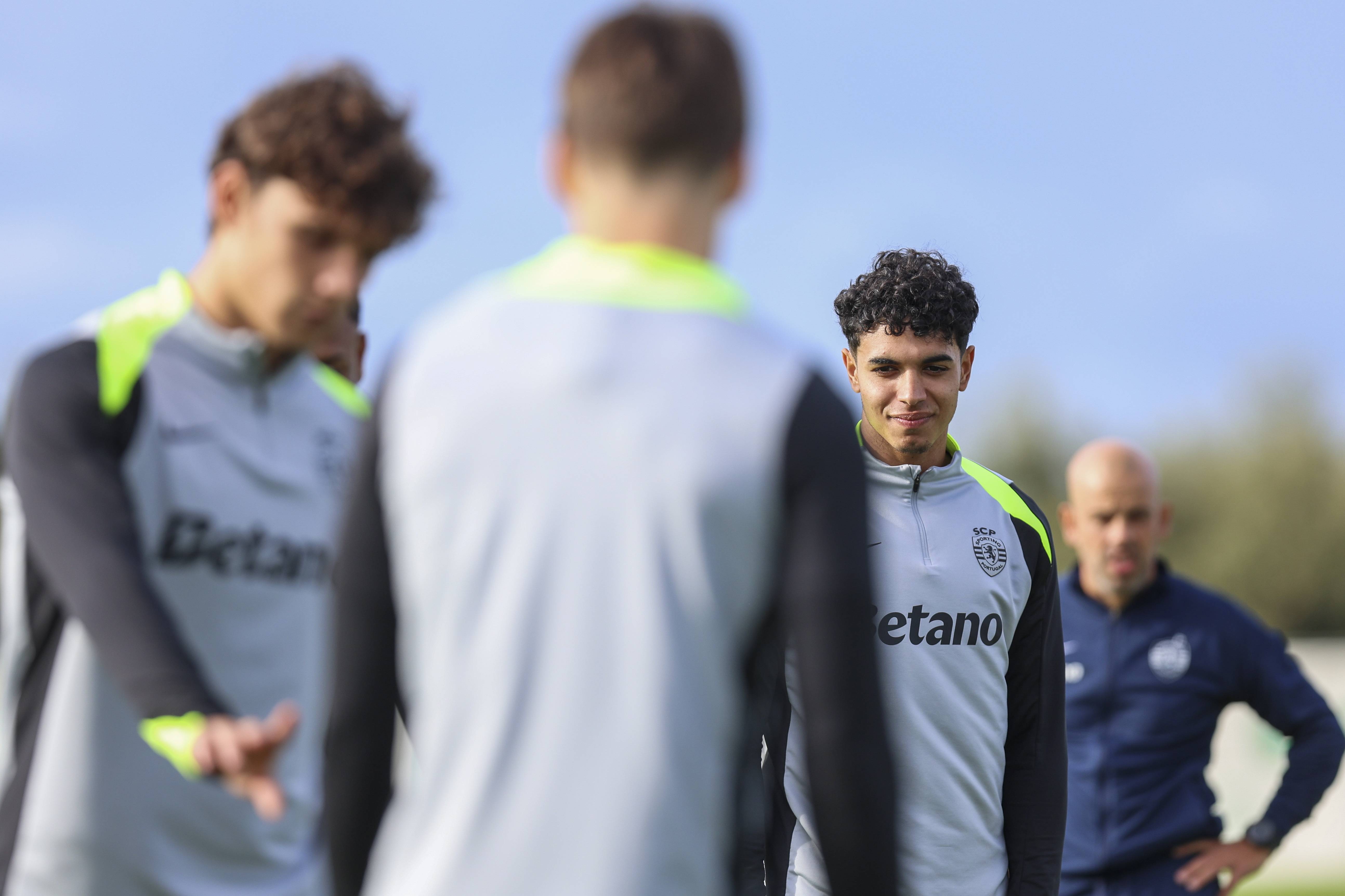 （外(wài)代二线）足(zú)球——欧冠(guān)联赛：葡萄(táo)牙体育(yù)赛前备战