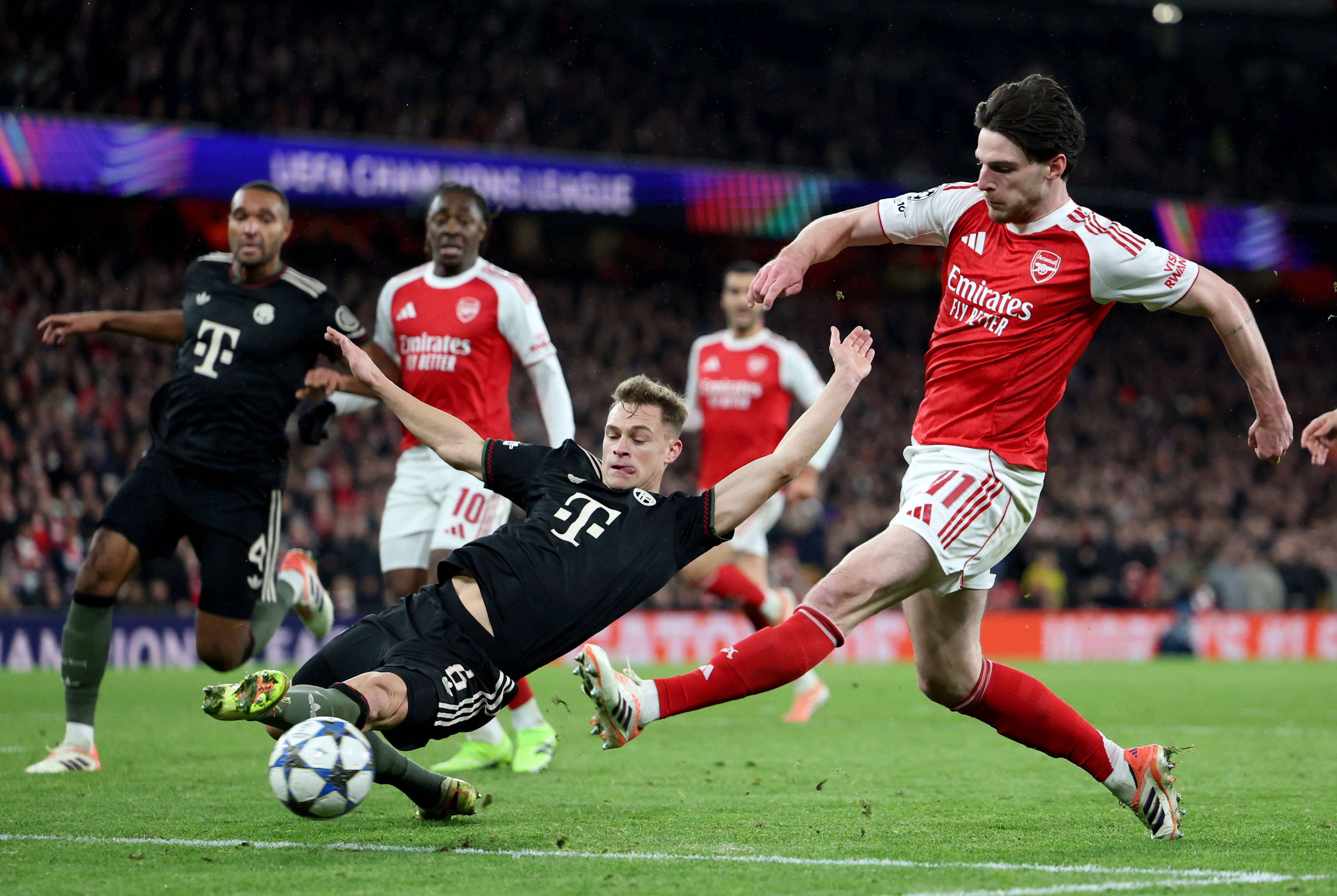 (体育)足(zú)球——歐(ōu)冠:阿森纳勝(shèng)拜(bài)仁慕尼黑