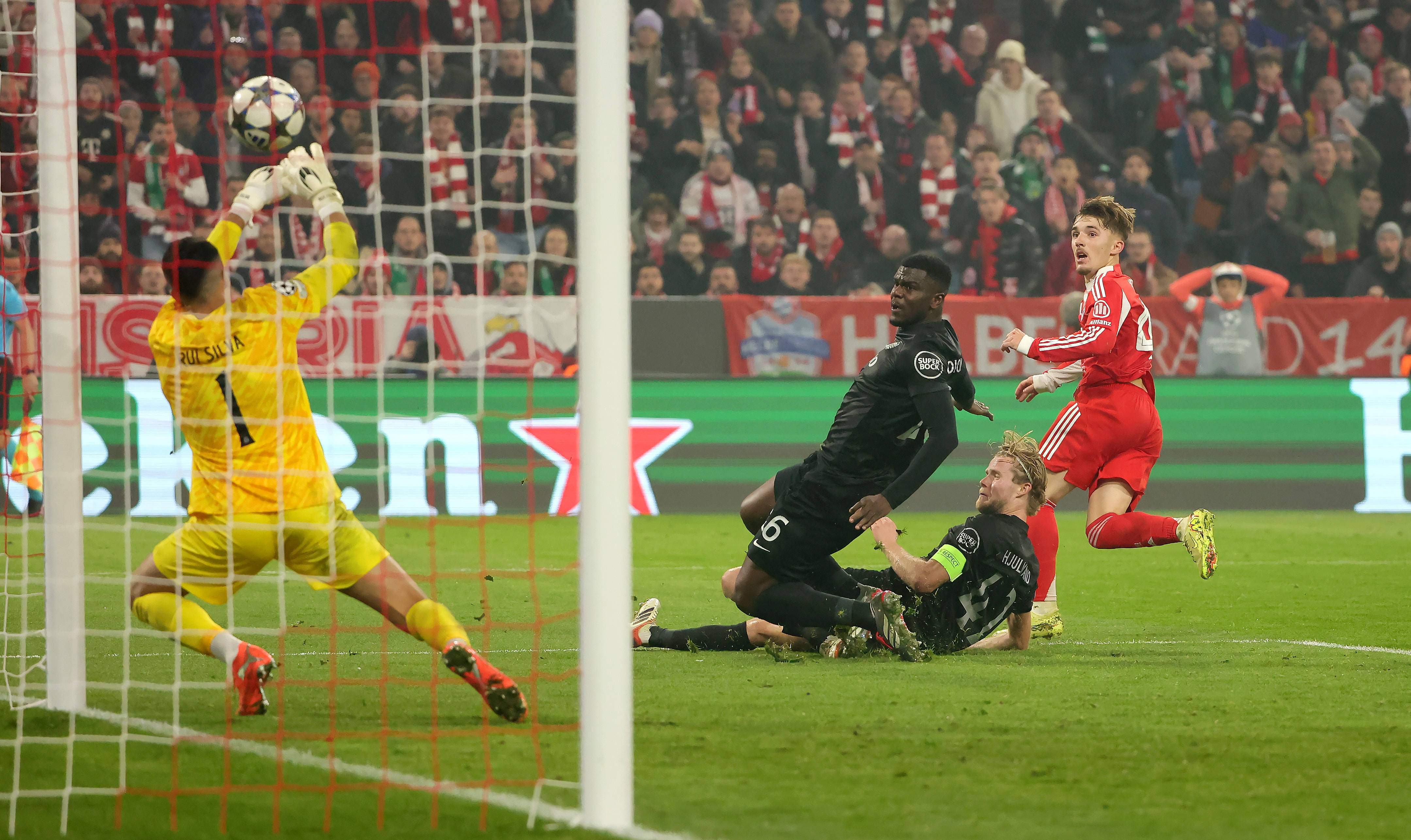 （躰(tǐ)育）足球——欧冠：拜仁(rén)慕尼(ní)黑胜里斯本竞技