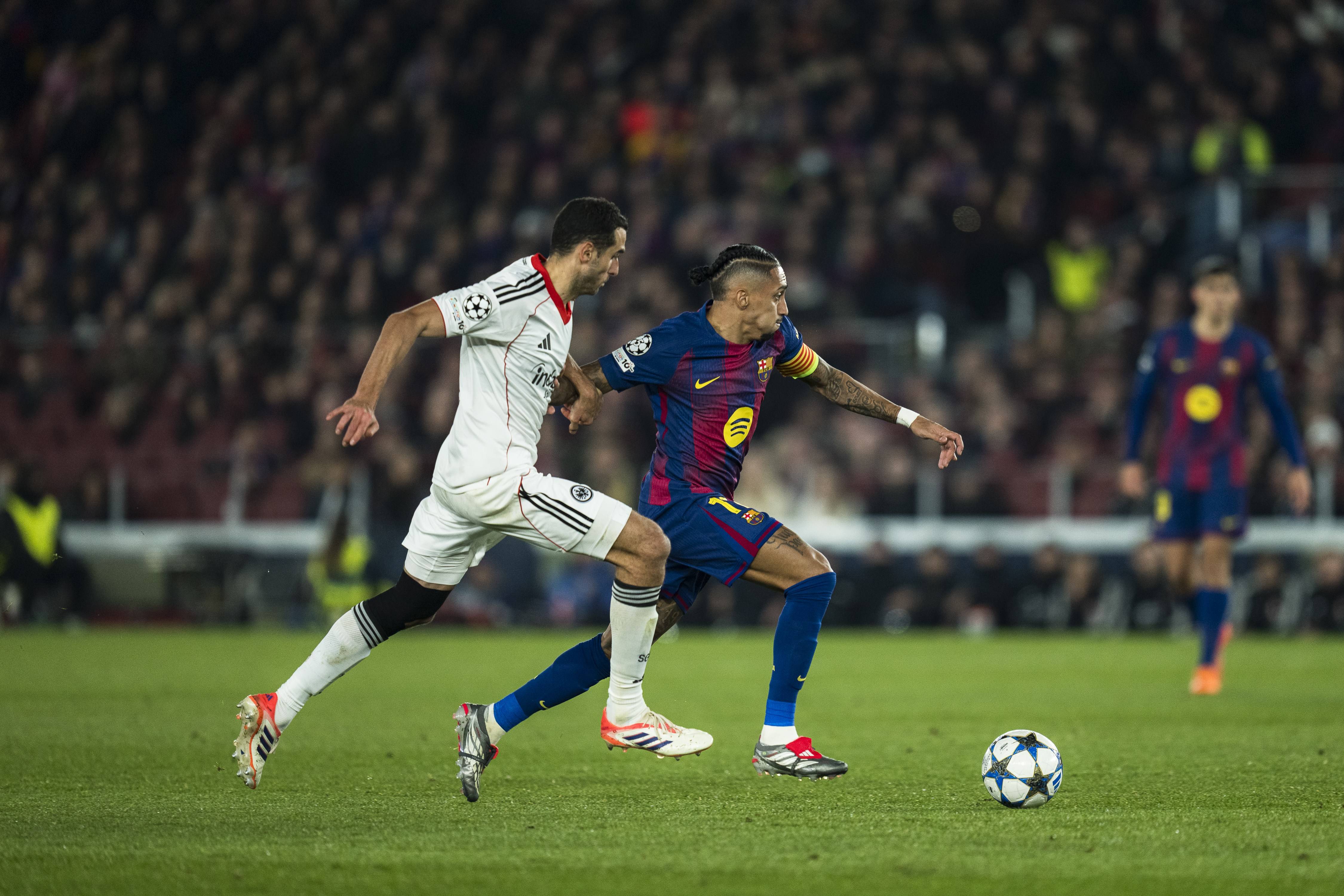 （体育）足球——歐(ōu)冠：巴塞羅(luó)那胜法兰克福