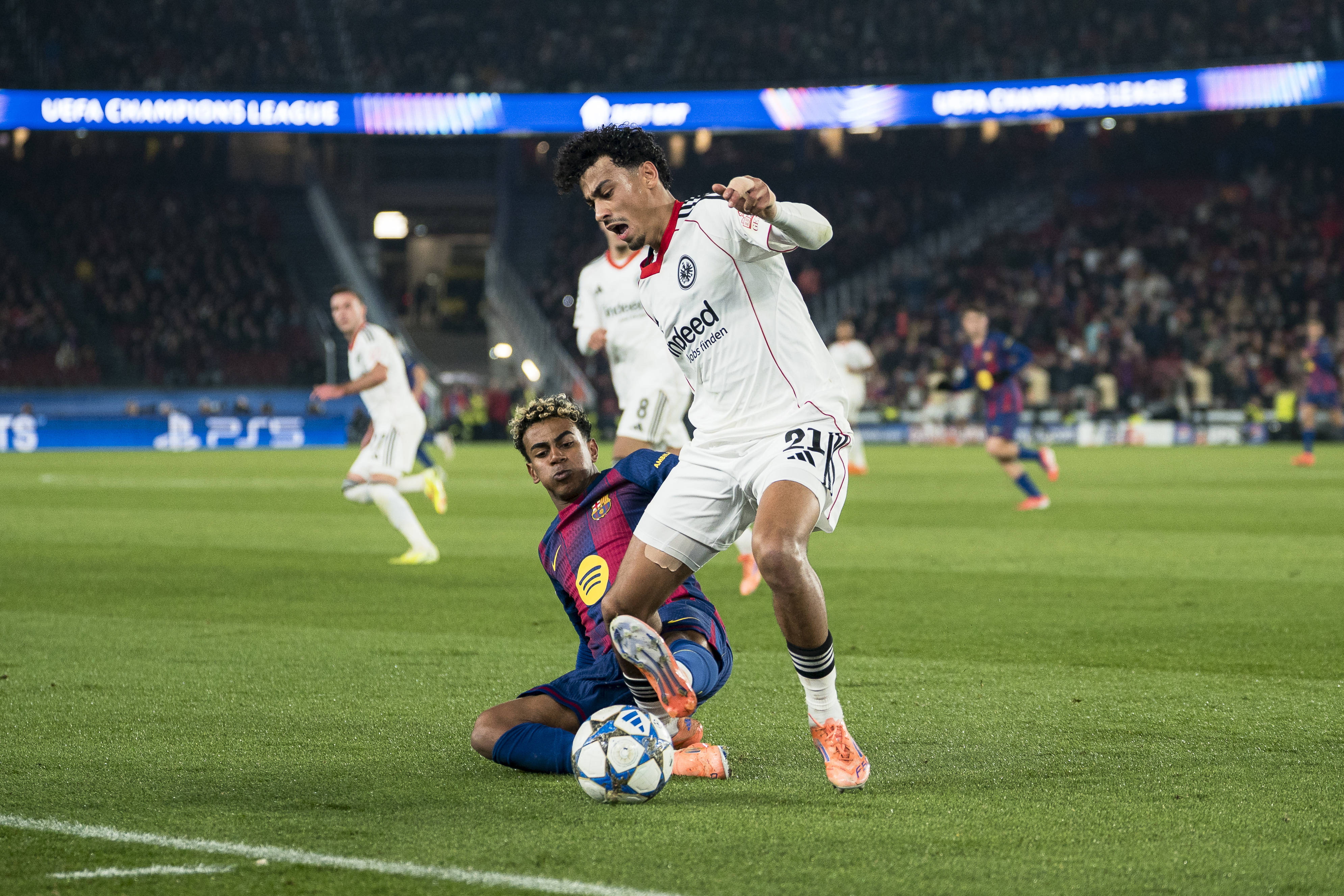 （体育）足球——歐(ōu)冠：巴塞羅(luó)那胜法兰克福