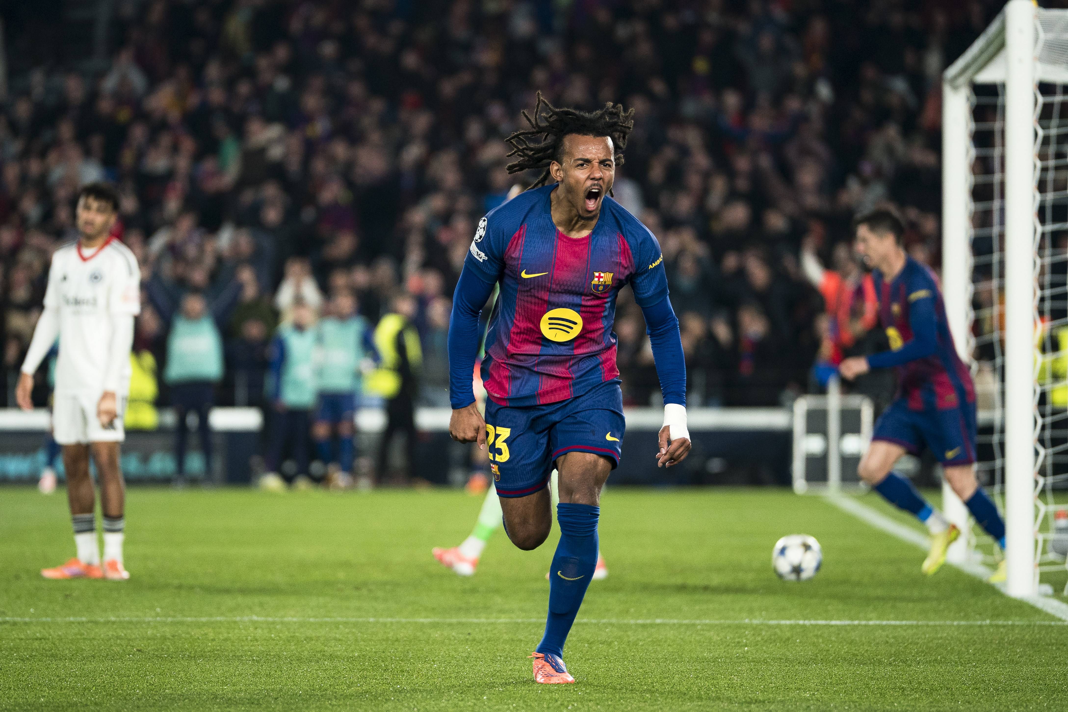 （体育）足球——歐(ōu)冠：巴塞羅(luó)那胜法兰克福