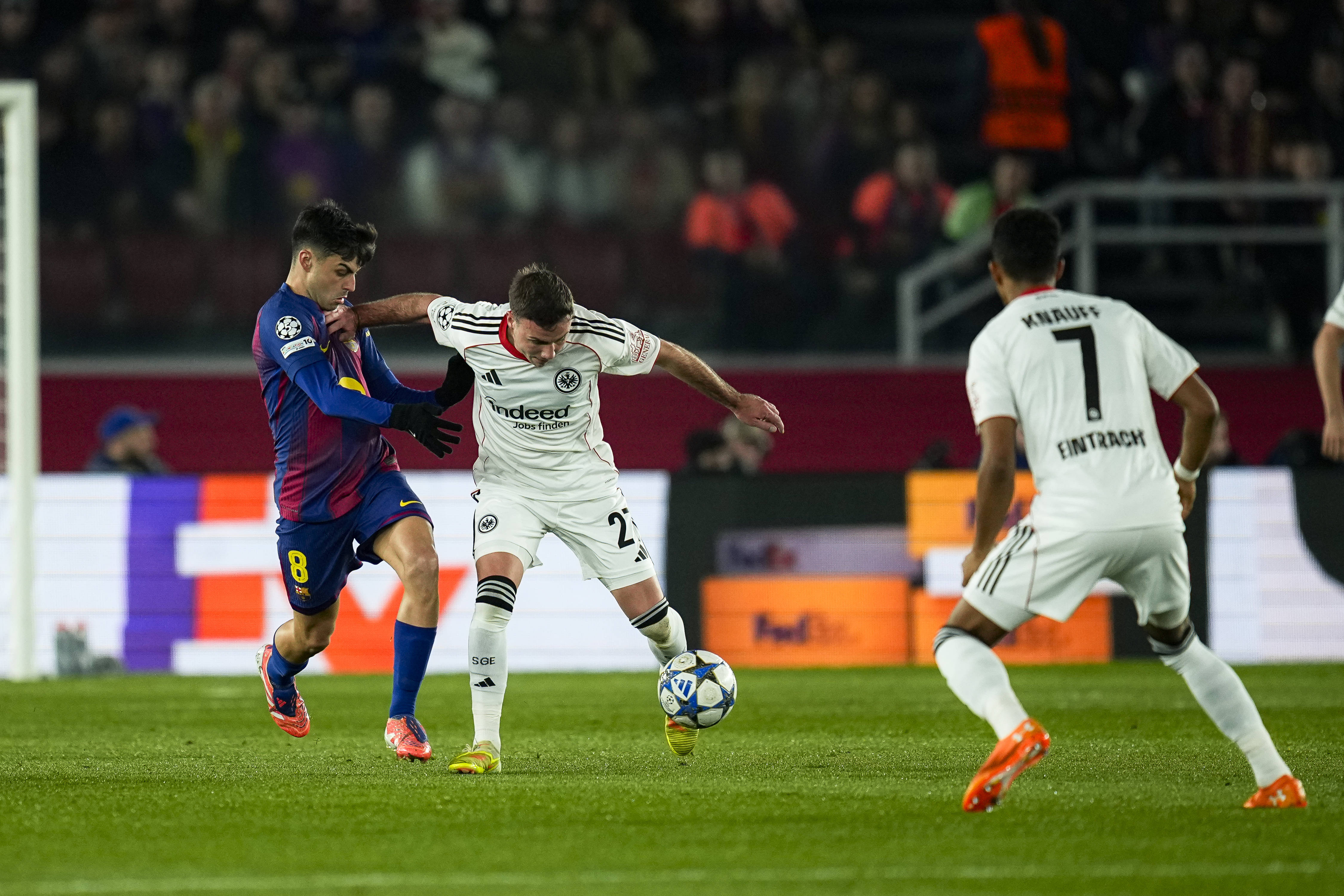 （体育）足球——歐(ōu)冠：巴塞羅(luó)那胜法兰克福