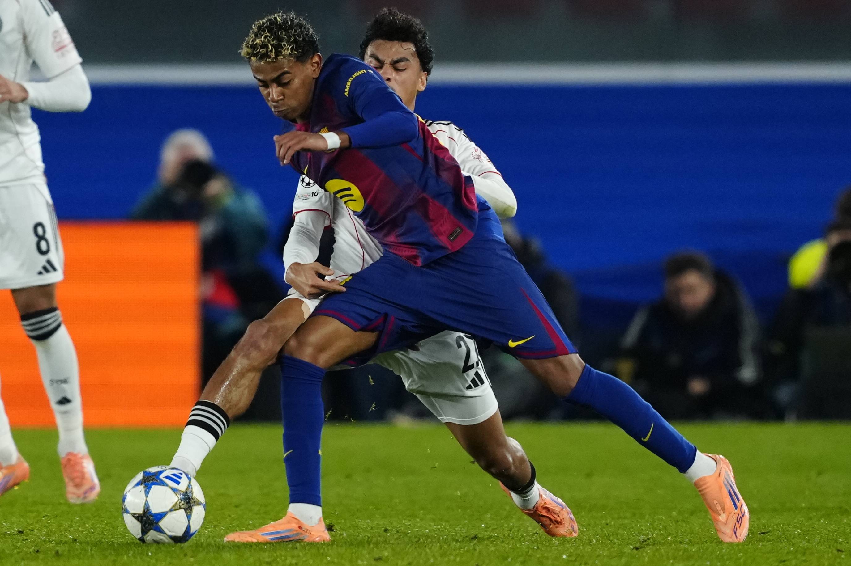 (外(wài)代二线)足球——欧冠(guān)联赛:巴萨胜法兰克福