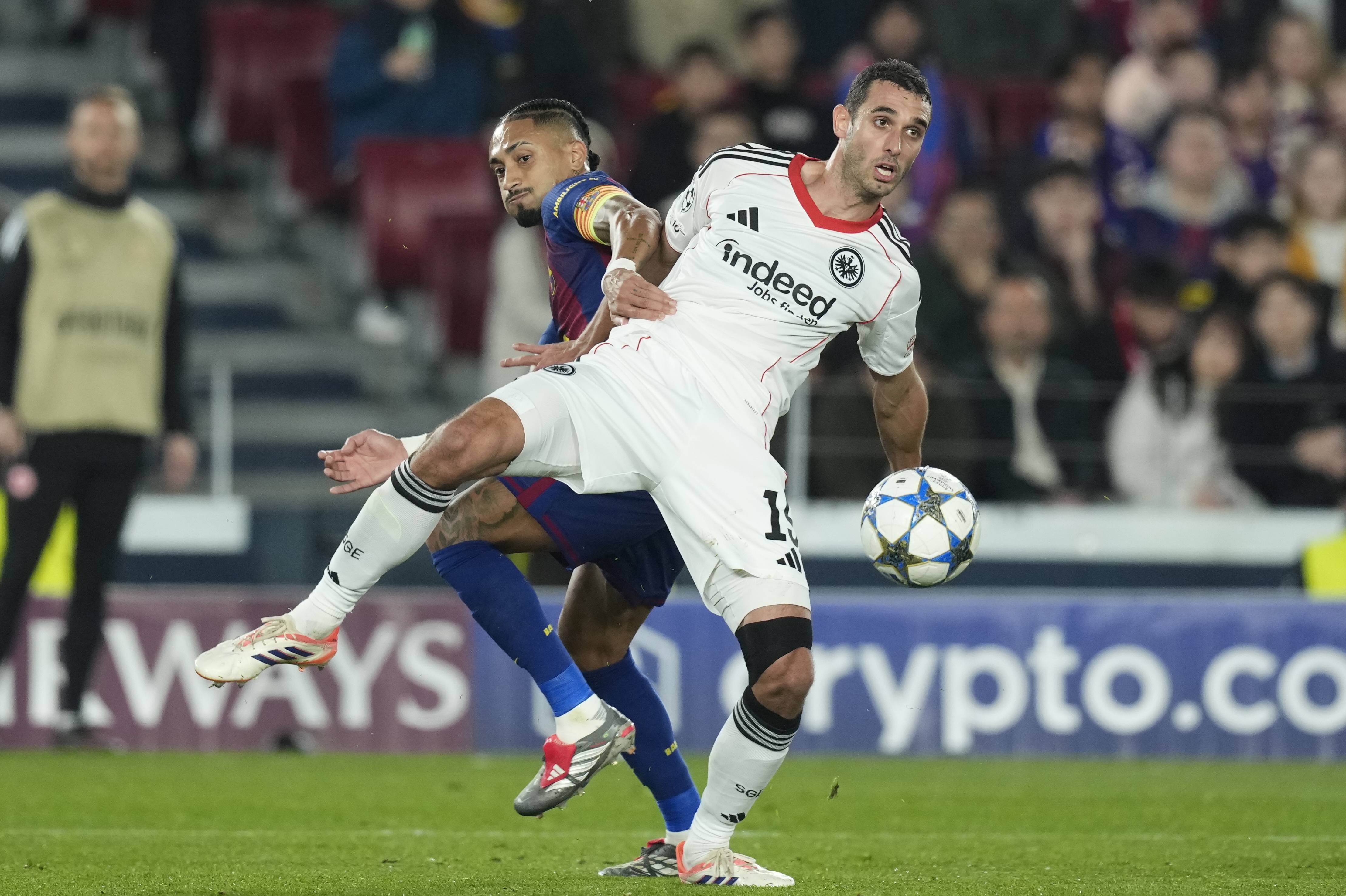 (外(wài)代二线)足球——欧冠(guān)联赛:巴萨胜法兰克福