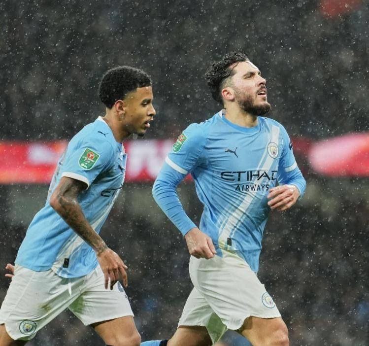 足坛一夜動(dòng)态：巴黎6冠王(wáng)比肩巴萨拜仁，曼城(chéng)6连胜，皇马赢球丢人