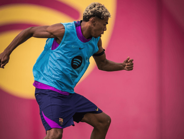 欧冠巴萨VS大巴黎:弗里克最强出击,亚马尔+拉师傅领衔,莱万冲锋