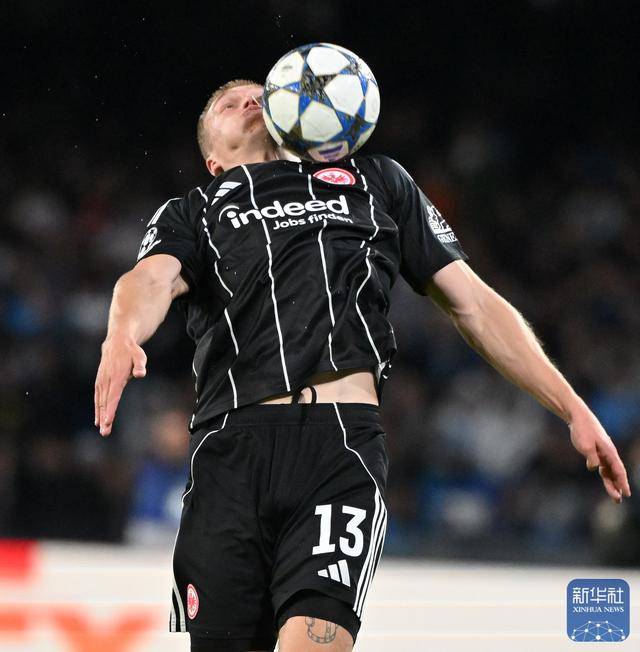 足球丨欧冠：那不勒斯平法兰克福