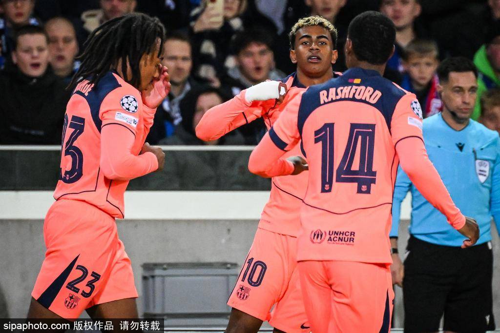 拉米尼·雅马尔闪耀欧冠之夜,VAR力(lì)挽狂瀾(lán)助巴薩(sà)绝地求(qiú)生