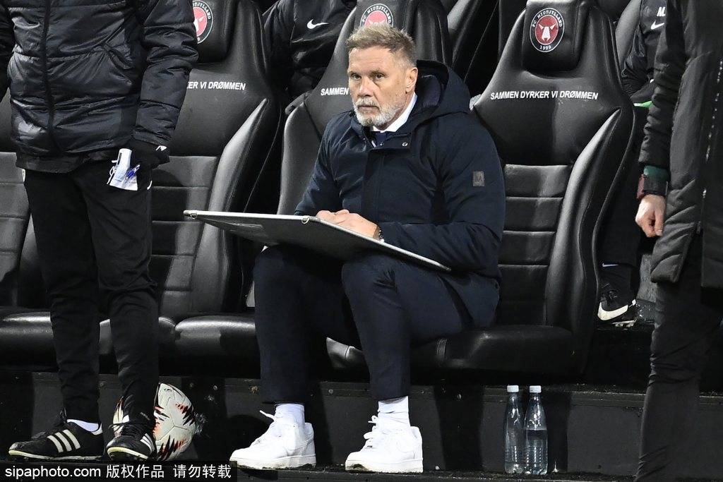 2025年(nián)職(zhí)业联赛视频助理裁判培训会议在上海召开：裁判新风向标