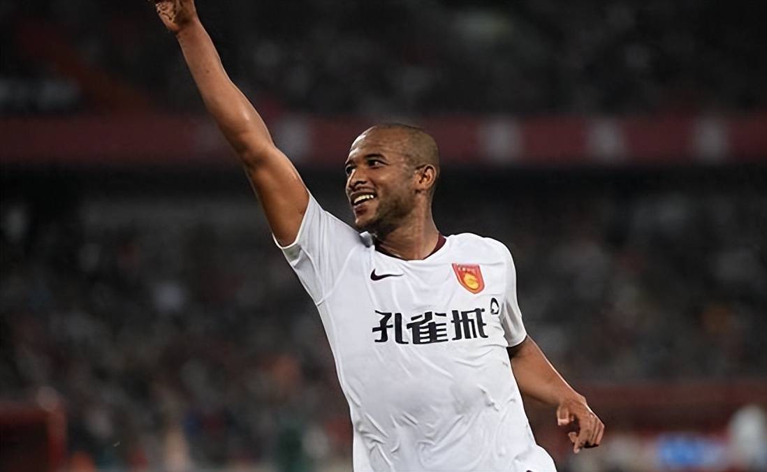 昔日中超水货彻底爆发，欧冠连破巴萨皇马球门，颠覆中国球迷认知(zhī)