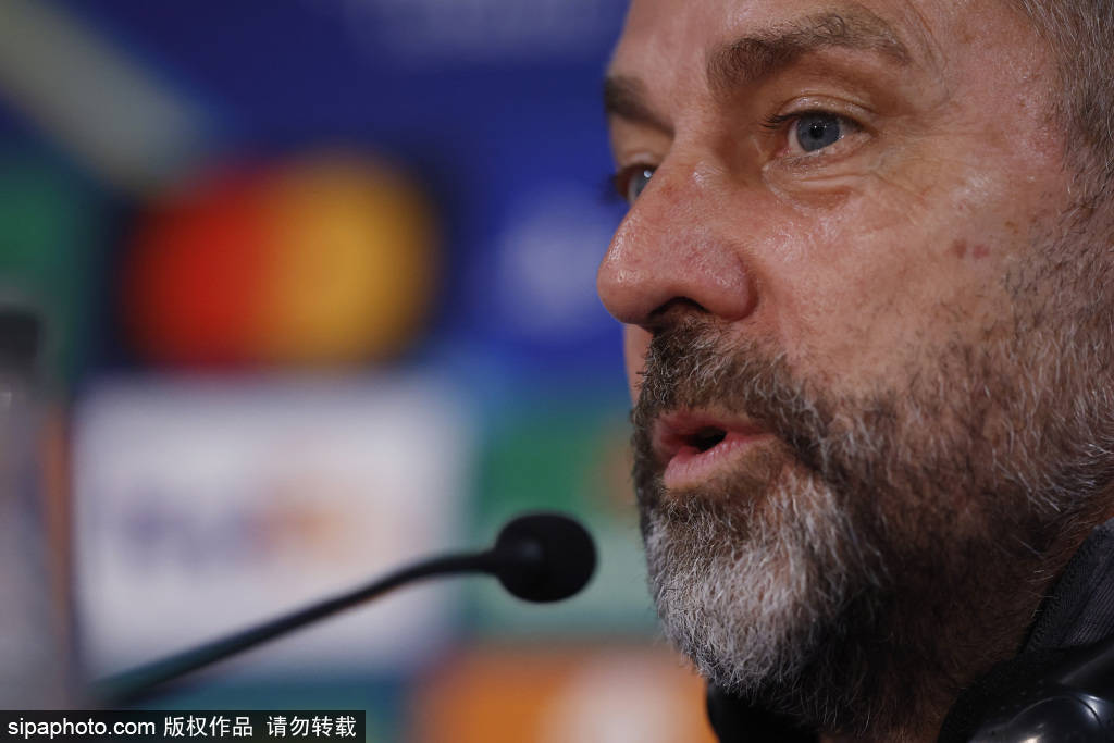 巴塞罗那球迷大军助阵，欧冠戰(zhàn)切爾(ěr)西不孤单！