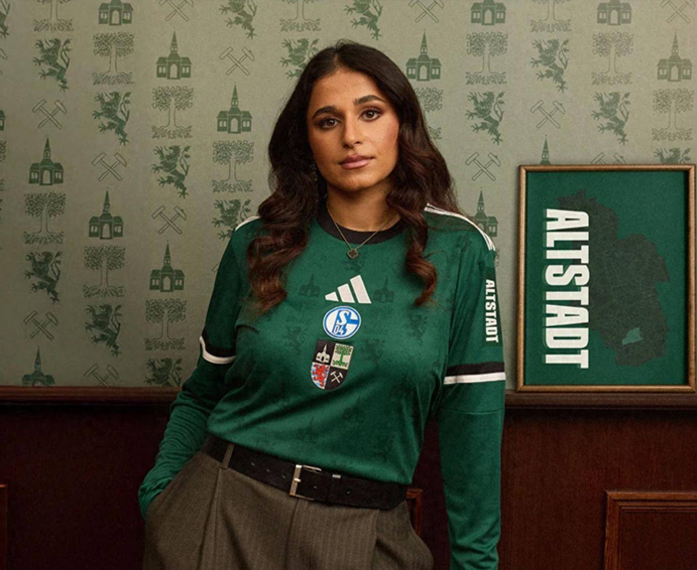 沙尔克04队发布特别版球衣(yī)