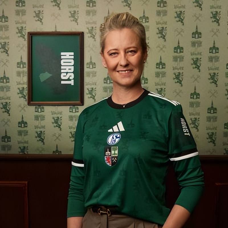 沙尔克04队发布特别版球衣(yī)