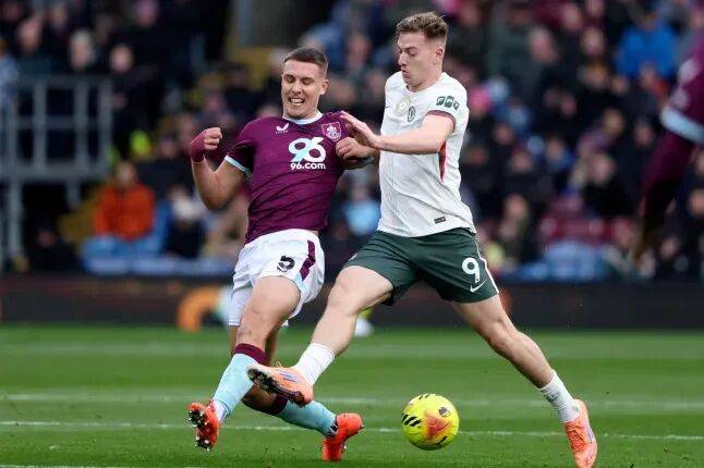 切尔西赢球不(bù)足喜(xǐ)：首(shǒu)发双前(qián)锋0射正 欧冠(guān)踢巴萨該(gāi)换人了